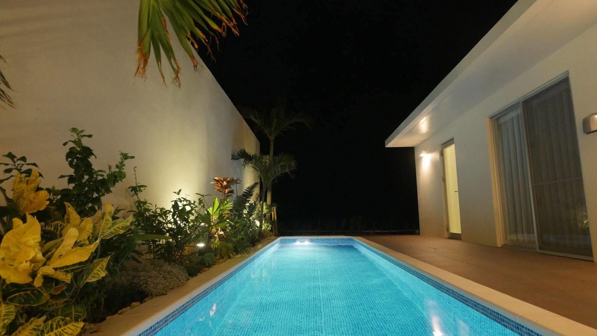 Feliz Villa Suite Miyakojima Ueno Exteriör bild