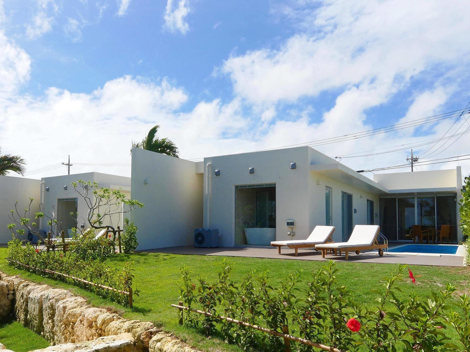 Feliz Villa Suite Miyakojima Ueno Exteriör bild