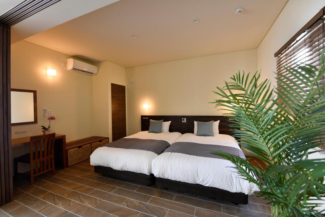 Feliz Villa Suite Miyakojima Ueno Exteriör bild