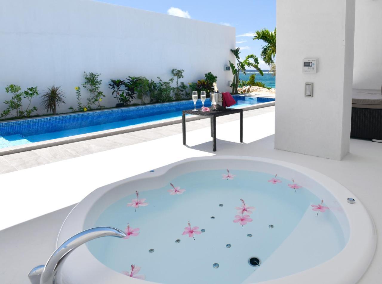 Feliz Villa Suite Miyakojima Ueno Exteriör bild