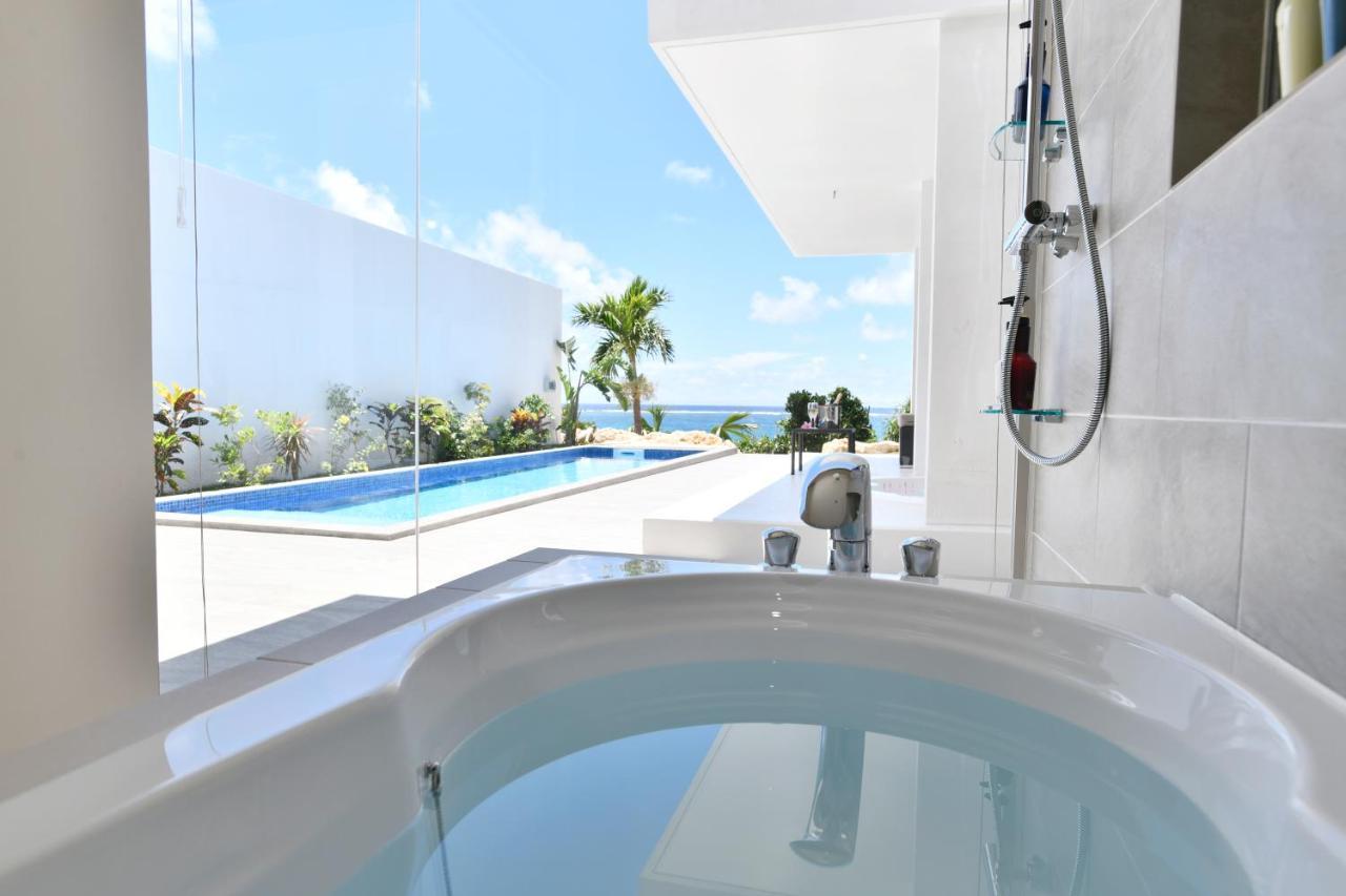 Feliz Villa Suite Miyakojima Ueno Exteriör bild