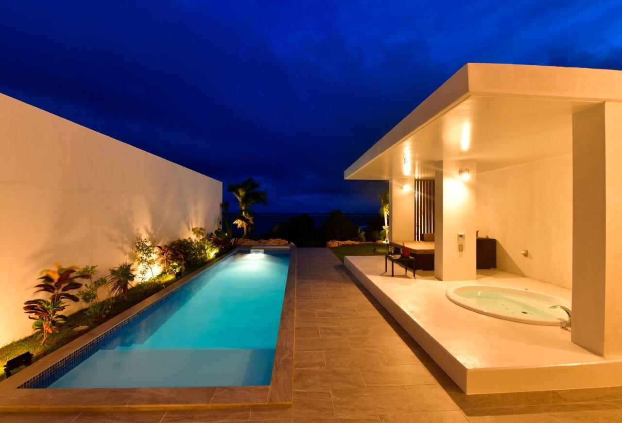 Feliz Villa Suite Miyakojima Ueno Exteriör bild