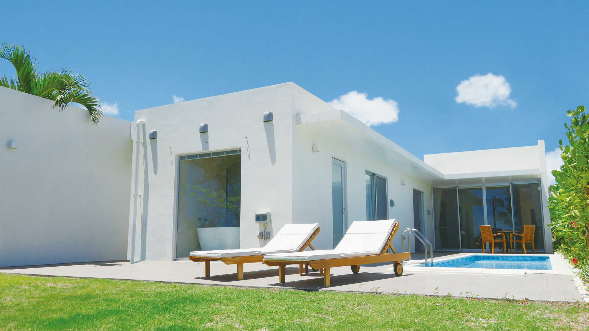 Feliz Villa Suite Miyakojima Ueno Exteriör bild