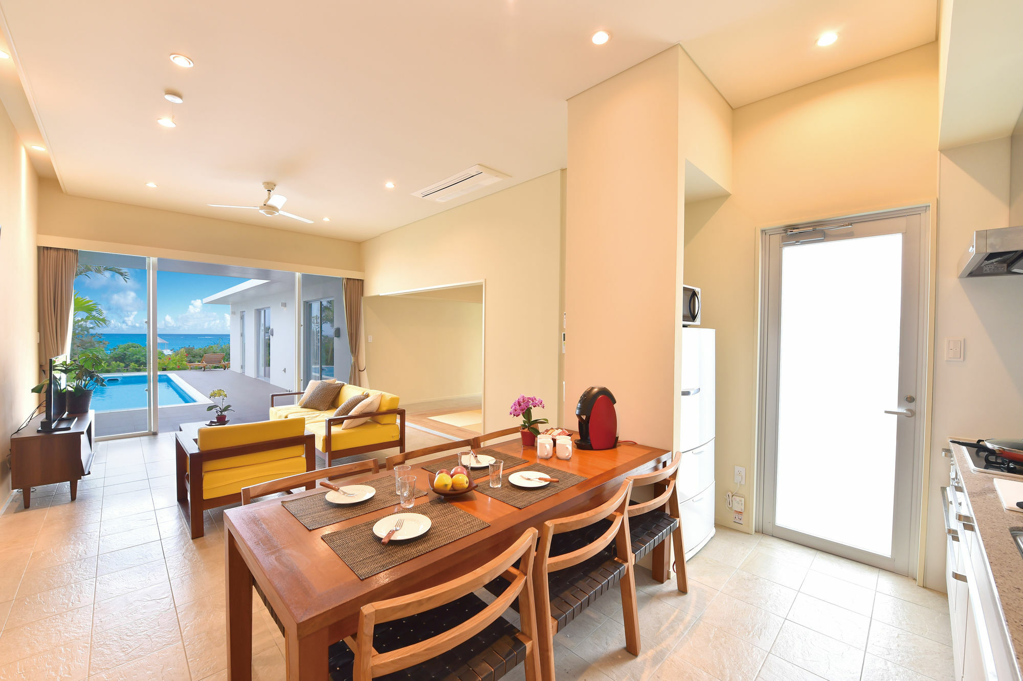 Feliz Villa Suite Miyakojima Ueno Exteriör bild