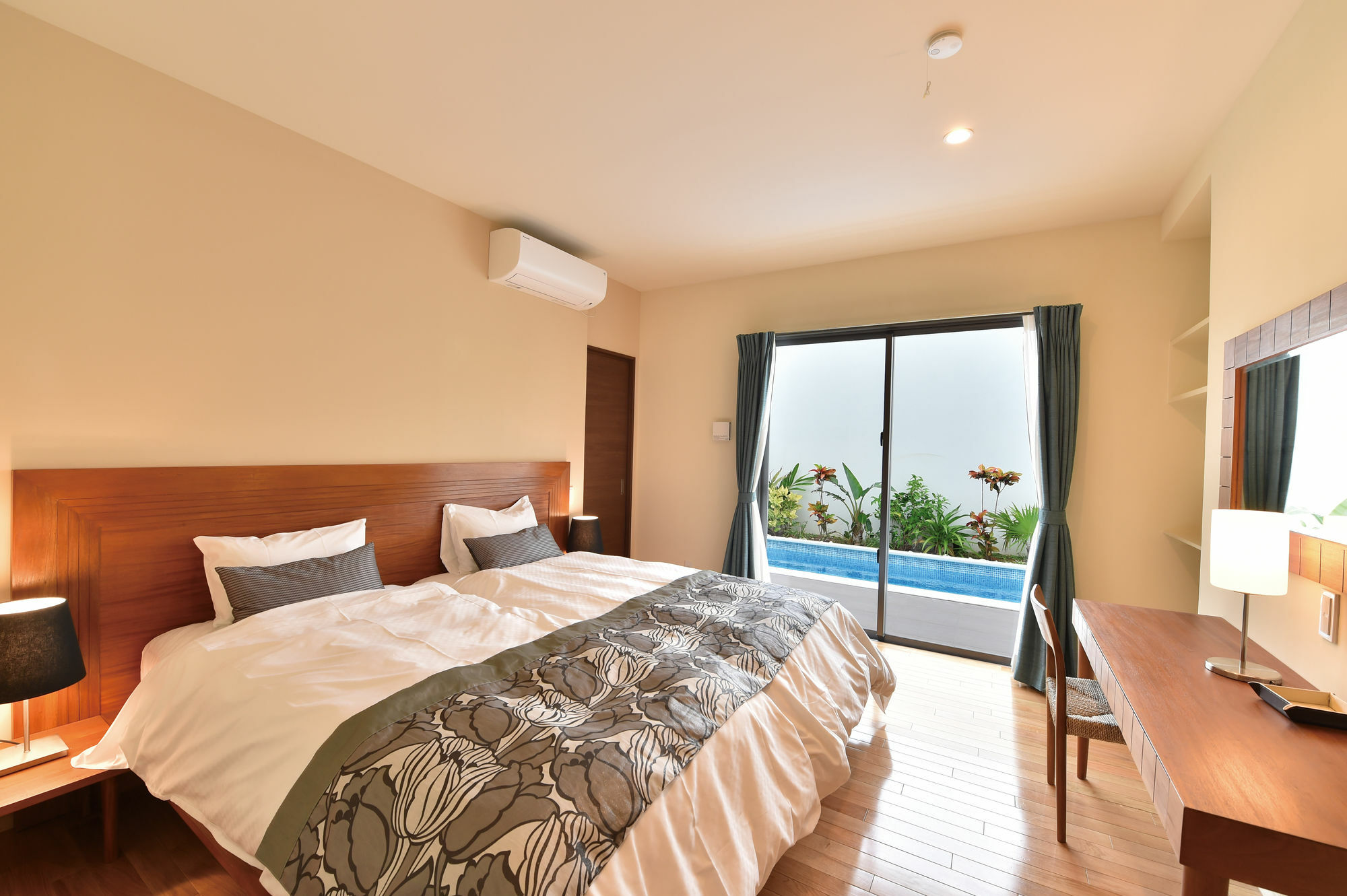 Feliz Villa Suite Miyakojima Ueno Exteriör bild